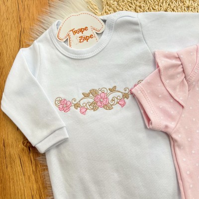 Conj. de Malha 3 Peças - Flores com Ramos Dourados - Branco e Rosa Bebê